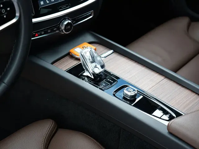 Volvo S60 — Фото автомобиля 6