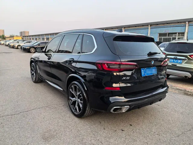 BMW X5 — Фото автомобиля 4