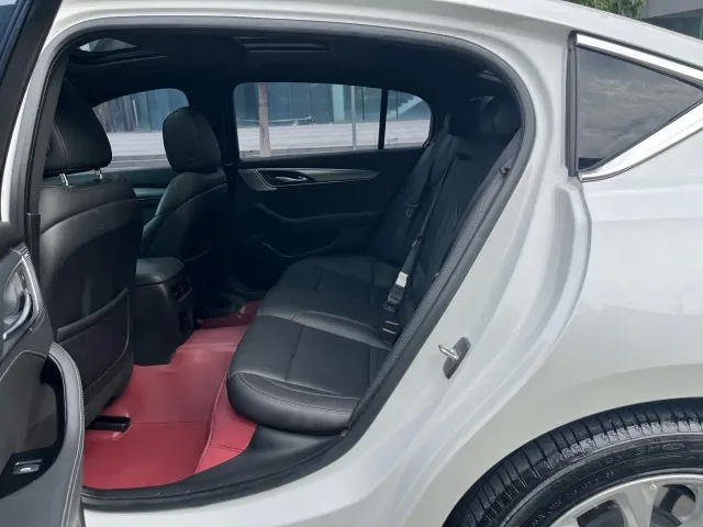 Cadillac CT5 — Фото автомобиля 10