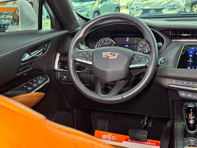 Cadillac XT4 — Фото автомобиля 12