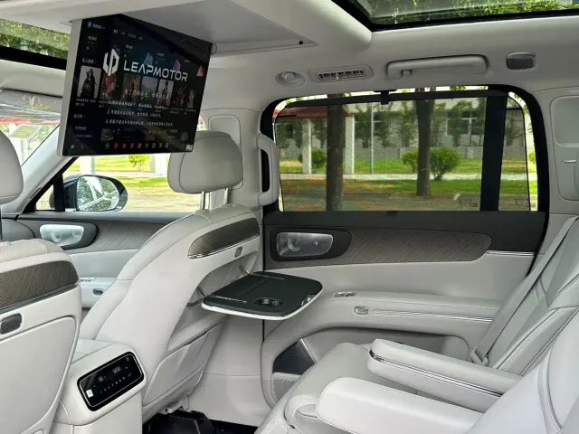 Leapmotor D Series — Фото автомобиля 4