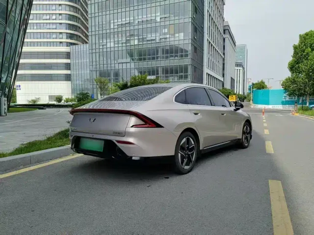 Wuling Starlight — Фото автомобиля 6