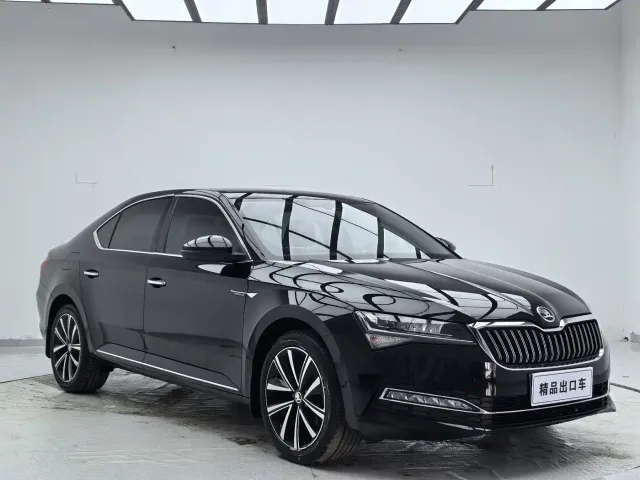 Skoda Superb — Фото автомобиля 3