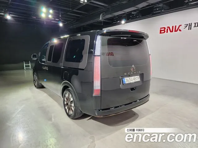 Hyundai Staria Staria Lounge 9 мест — Фото автомобиля 4
