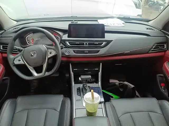 Changan CS75 — Фото автомобиля 9
