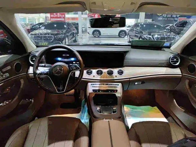 Mercedes-Benz E-Class — Фото автомобиля 22