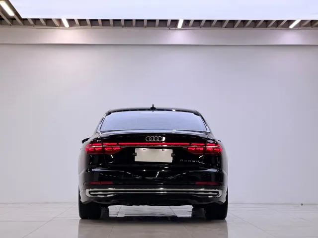 Audi A8 — Фото автомобиля 15