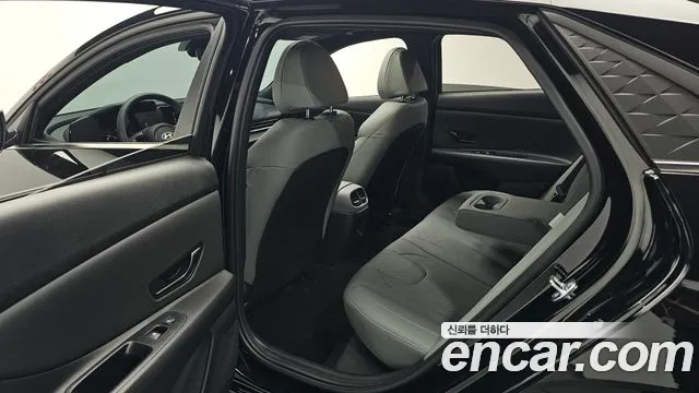 Hyundai Avante CN7 — Фото автомобиля 18