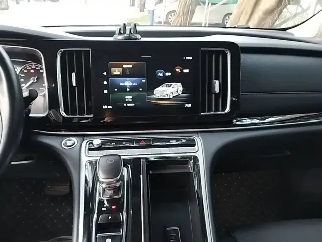 GAC Trumpchi M8 — Фото автомобиля 12