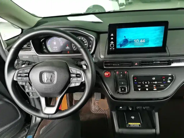 Honda Elysion — Фото автомобиля 9