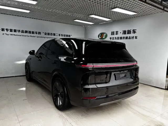 Li Auto L7 — Фото автомобиля 7