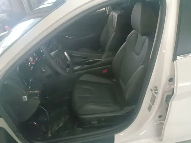 Hyundai Elantra — Фото автомобиля 14