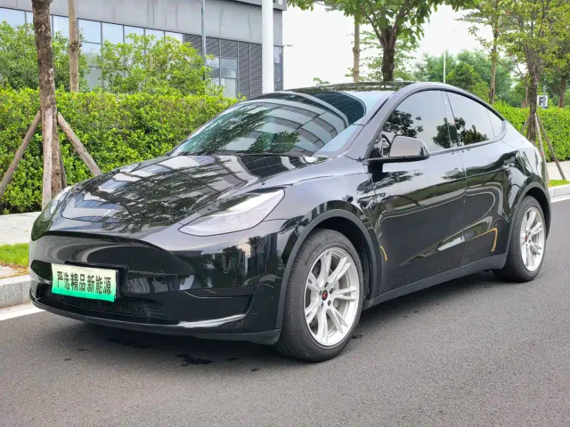 Фотография автомобиля — Tesla Model Y