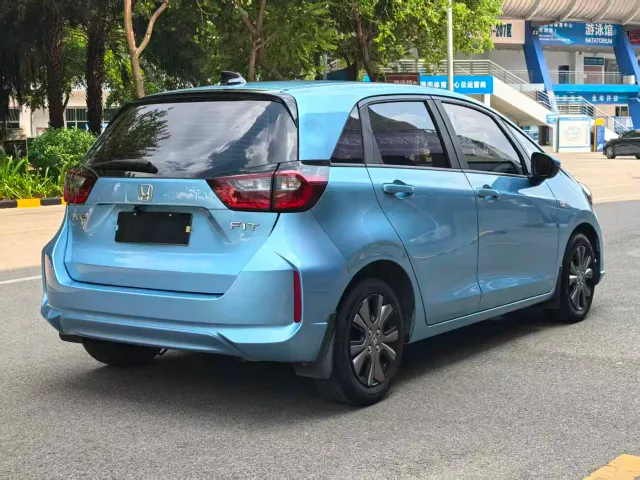 Honda Fit — Фото автомобиля 4