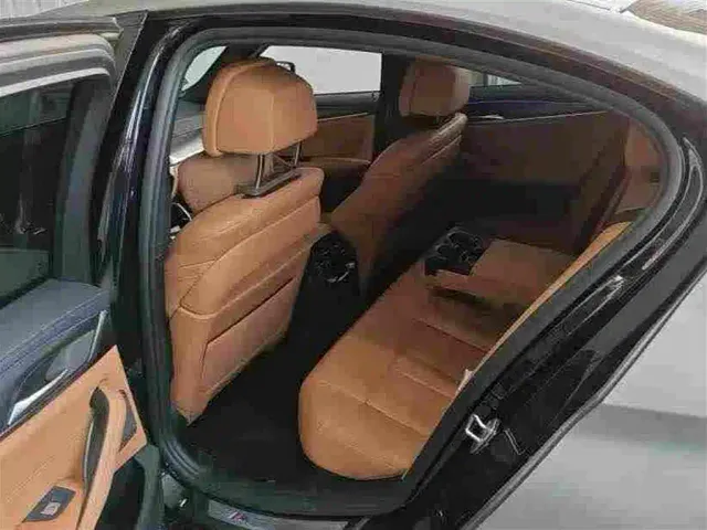 BMW 5 Series — Фото автомобиля 5