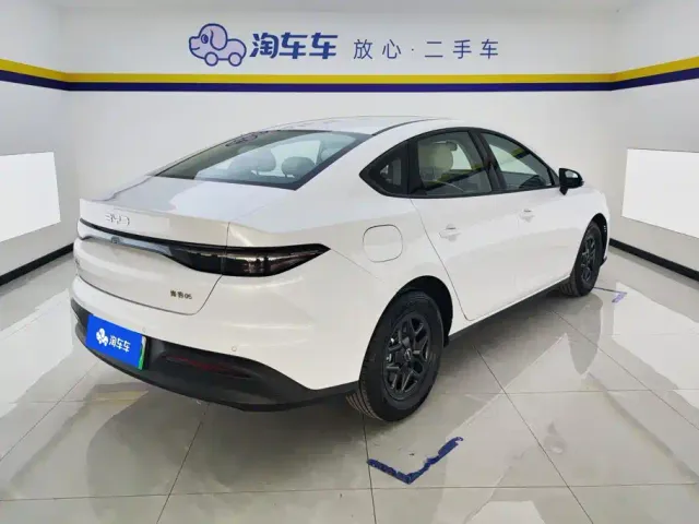 BYD Seal 05 DM-i — Фото автомобиля 3