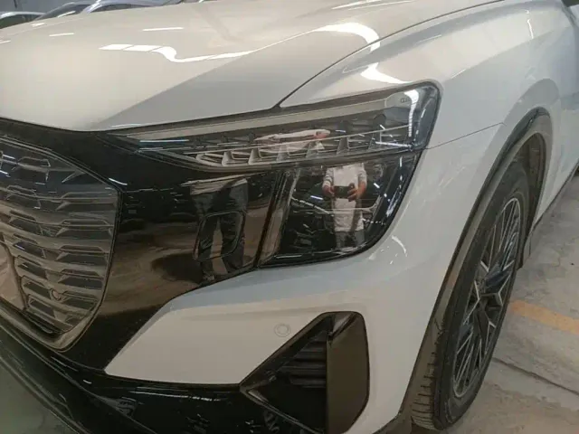 Audi Q5 e-tron — Фото автомобиля 23
