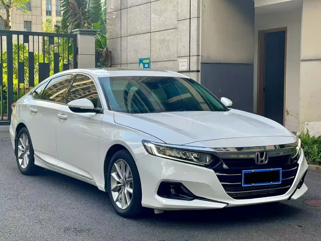 Honda Accord — Фото автомобиля 3