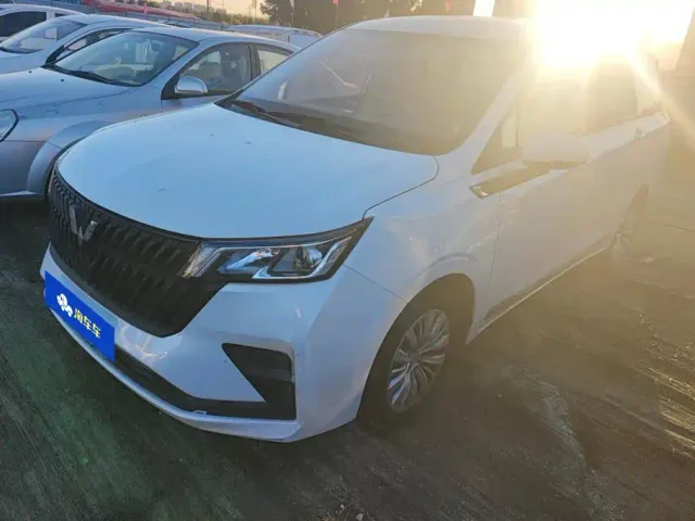 Фотография автомобиля — Wuling Jiachen