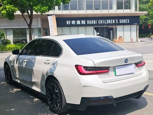BMW i3 — Фото автомобиля 4