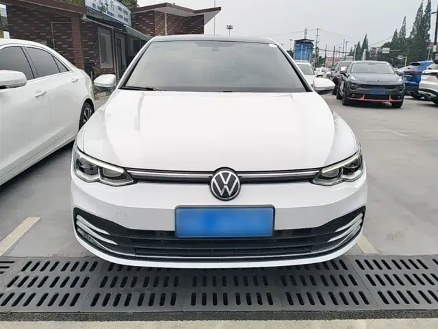 Volkswagen Golf — Фото автомобиля 2