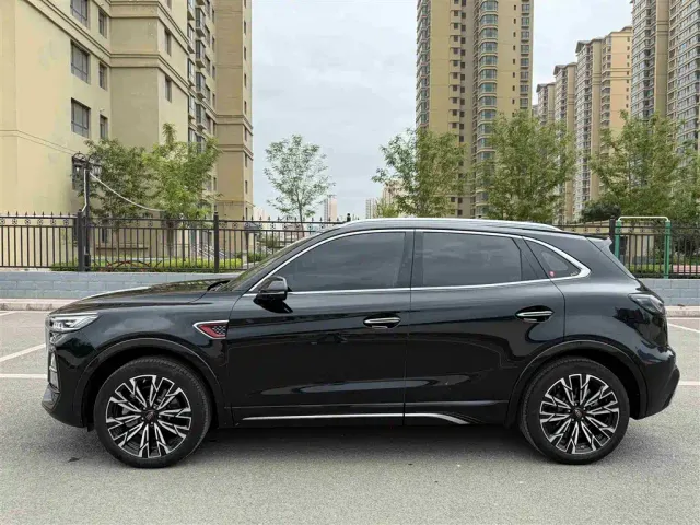 Hongqi HS5 — Фото автомобиля 14
