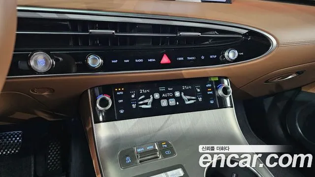 Genesis GV70 — Фото автомобиля 26