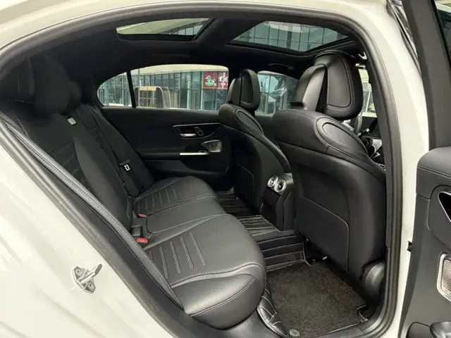 Mercedes-Benz C-Class — Фото автомобиля 6