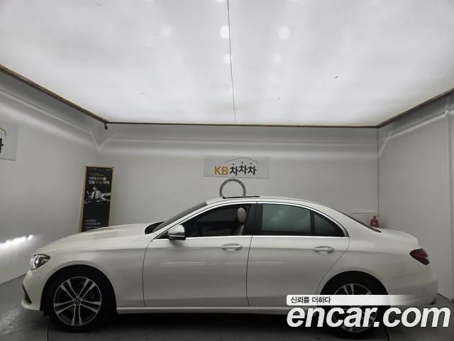 Mercedes-Benz E-Class E-класс W213 E350 4MATIC Avantgarde — Фото автомобиля 2