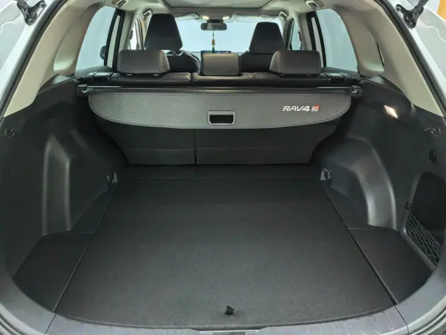Toyota RAV4 — Фото автомобиля 17