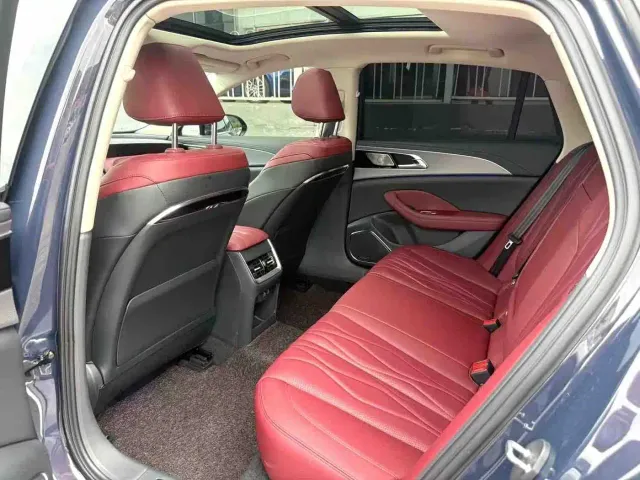 Hongqi H5 — Фото автомобиля 5