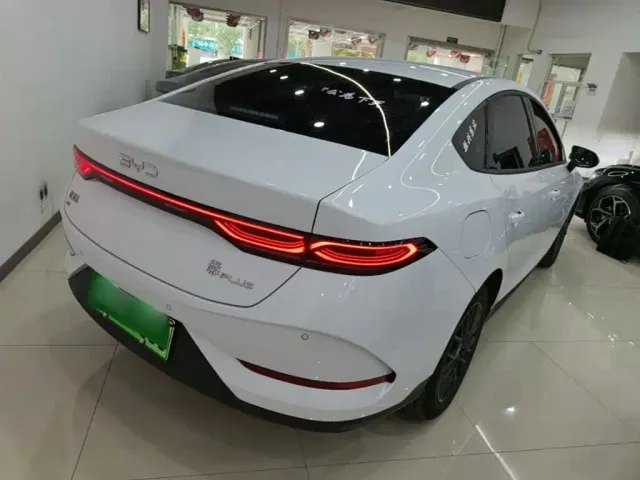 BYD Qin PLUS — Фото автомобиля 6