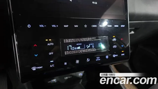Hyundai Tucson Tucson (NX4) Бензин 1.6 турбо 2WD — Фото автомобиля 16