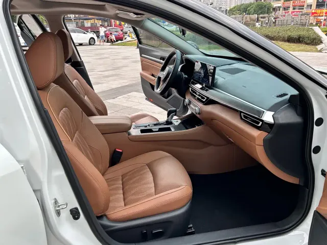 Nissan Teana — Фото автомобиля 9