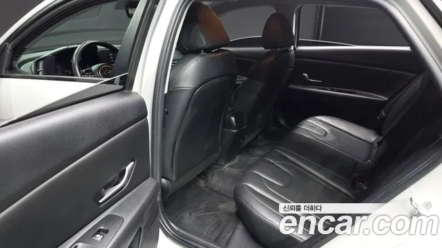 Hyundai AVANTE Avante (CN7) — Фото автомобиля 18