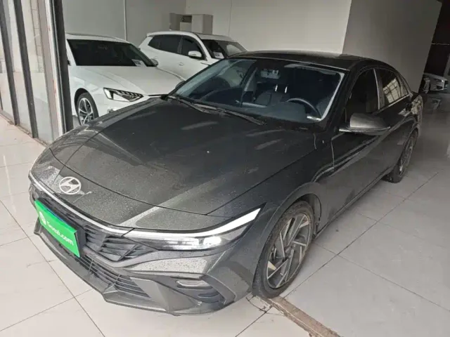 Фотография автомобиля — Hyundai Elantra