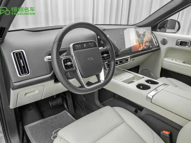 Li Auto L8 — Фото автомобиля 12