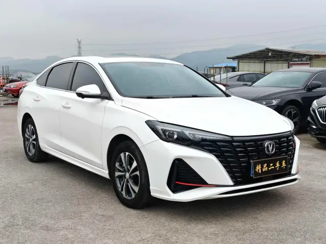 Changan Eado — Фото автомобиля 2