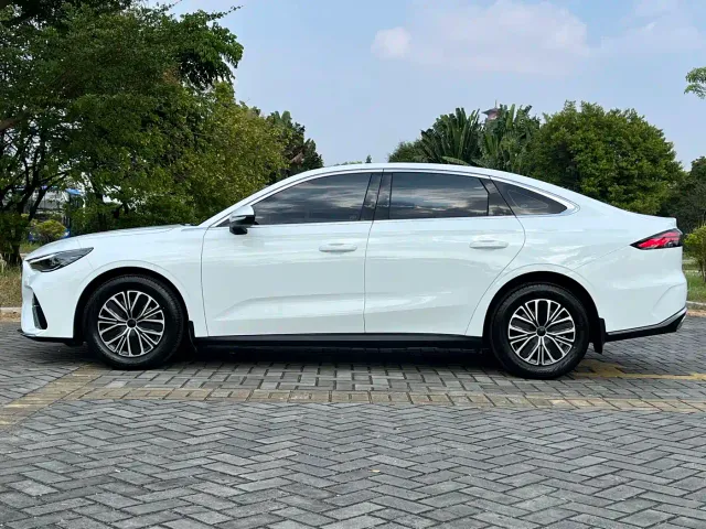 Geely Emgrand — Фото автомобиля 7
