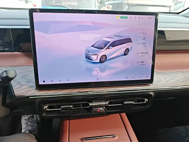 GAC Trumpchi Trumpchi E8 NEV 2024 Model 150km MAX+ — Фото автомобиля 12