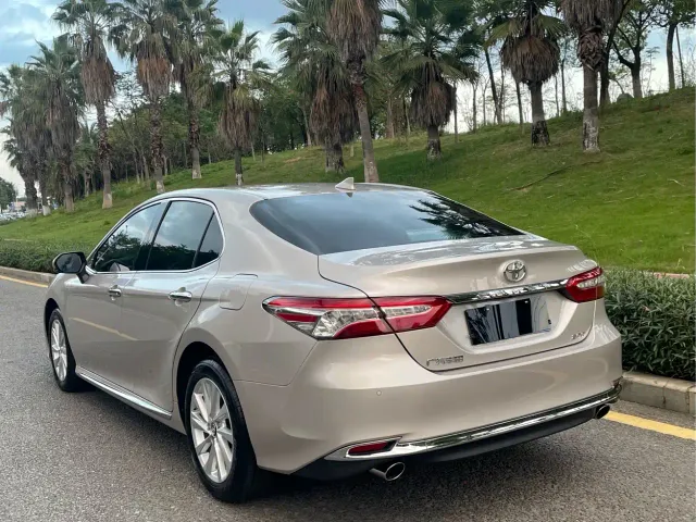 Toyota Camry — Фото автомобиля 4