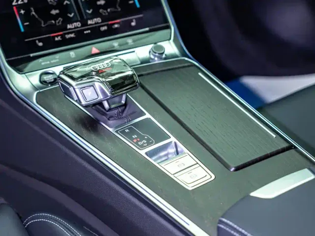 Audi A6L — Фото автомобиля 11