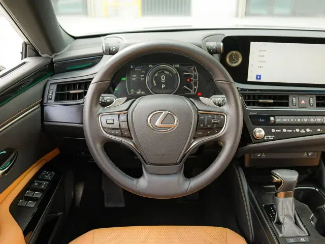 Lexus ES — Фото автомобиля 20