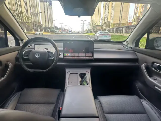 Leapmotor C10 — Фото автомобиля 5