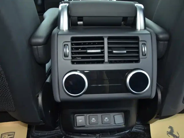 Land Rover Discovery — Фото автомобиля 9