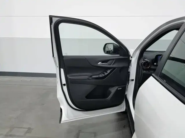 Chevrolet Equinox Plus — Фото автомобиля 8