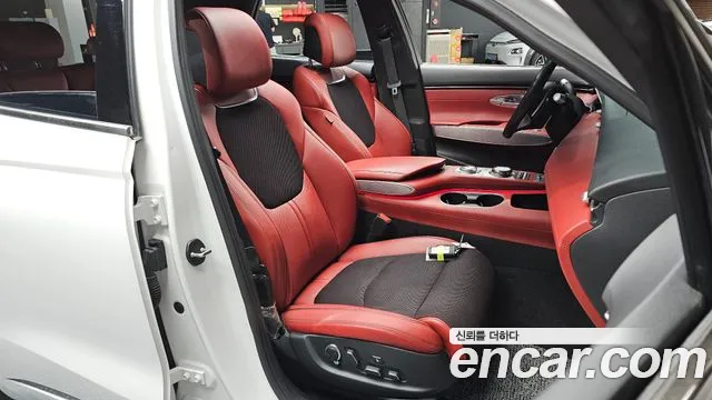 Genesis GV70 2.2 Дизель AWD — Фото автомобиля 24