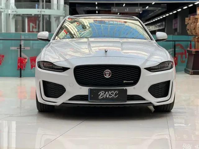 Jaguar XEL — Фото автомобиля 3