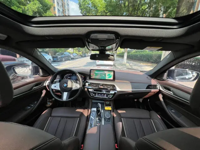 BMW 5 Series — Фото автомобиля 18