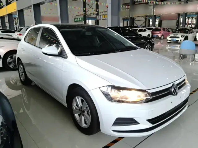 Volkswagen Polo — Фото автомобиля 3